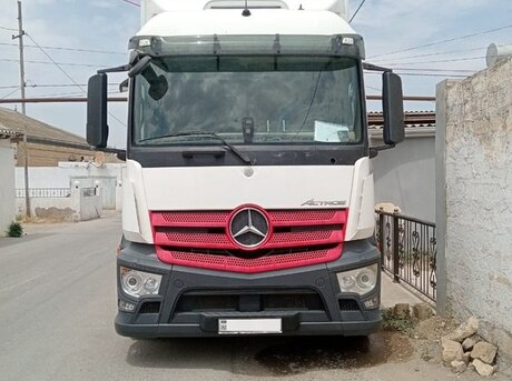 Mercedes Actros 2544