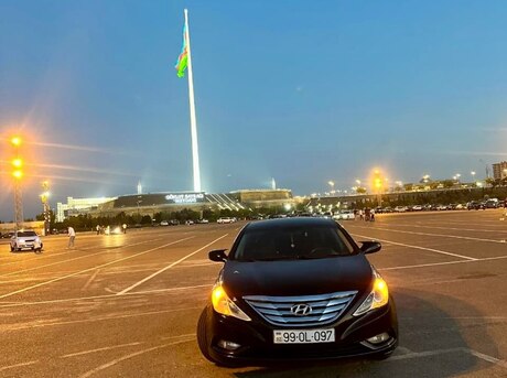Hyundai Sonata 2011