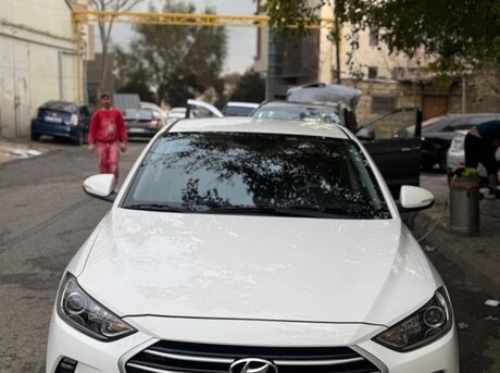 Hyundai Avante 2015