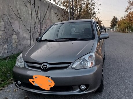 Toyota  2005