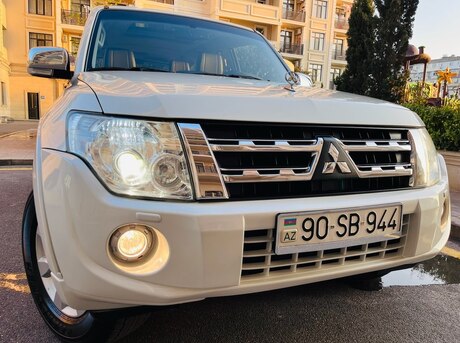 Mitsubishi Pajero 2012