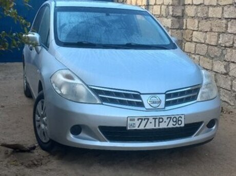 Nissan Tiida 2012