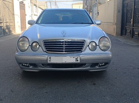 Mercedes E 220 2002