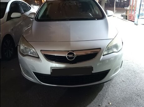 Opel Astra 2011
