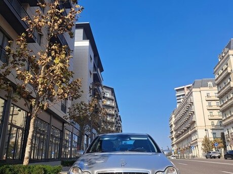 Mercedes C 220