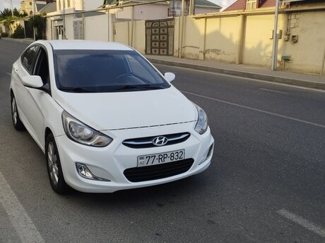 Hyundai Accent 2012