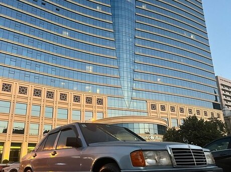 Mercedes 190 1990