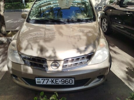 Nissan Tiida 2012