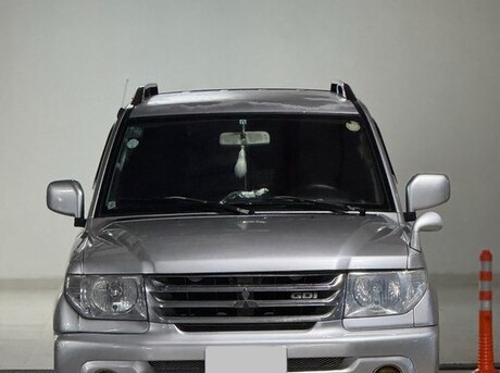 Mitsubishi Pajero io 2000