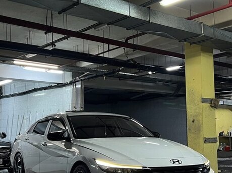 Hyundai Elantra 2024