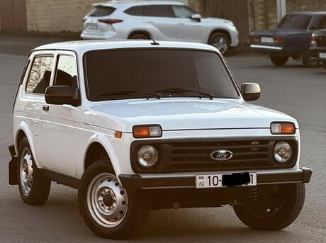 LADA (VAZ) Niva 2015