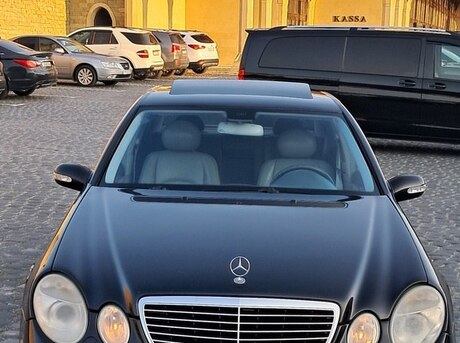 Mercedes E 240 2004