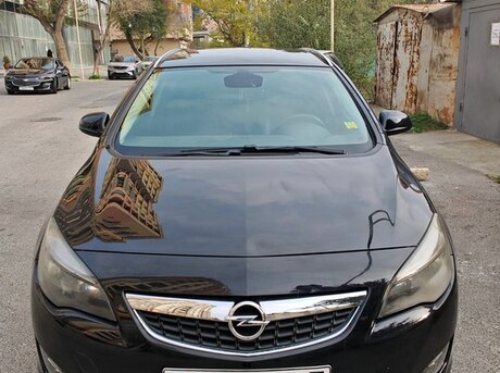 Opel Astra 2011