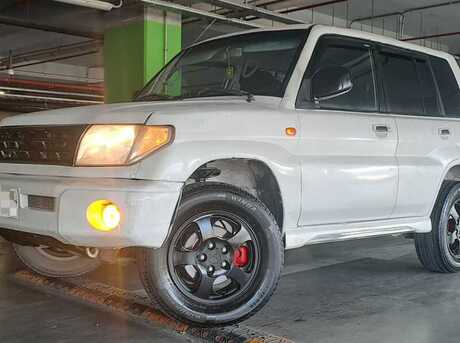 Mitsubishi Pajero io 2000