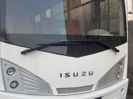 Isuzu  2011