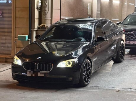 BMW 750 2009