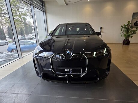 BMW iX