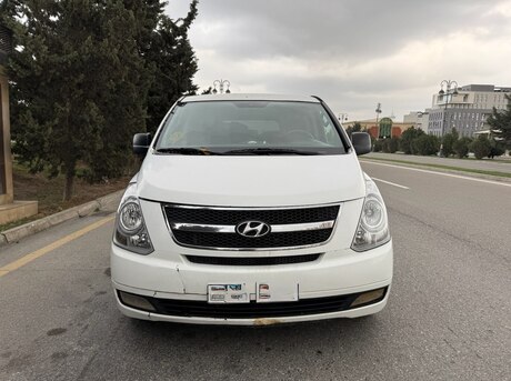 Hyundai H-1 2011