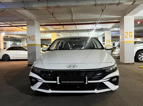 Hyundai Elantra 2024