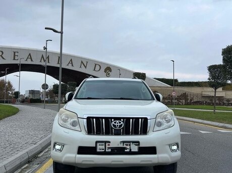 Toyota Land Cruiser Prado 2011