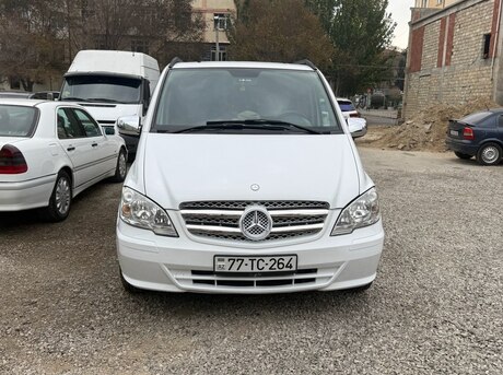 Mercedes  2010