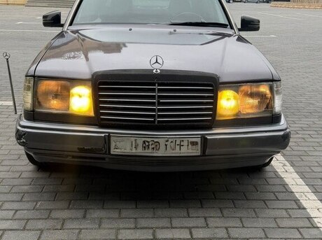 Mercedes 230 E