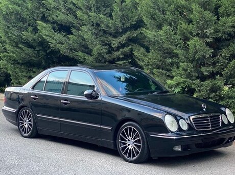 Mercedes E 320