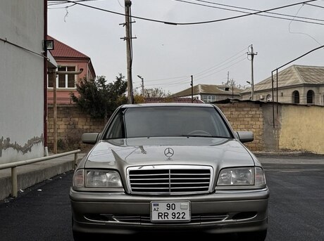 Mercedes C 230