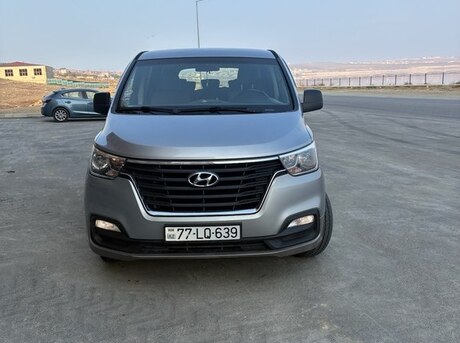 Hyundai H-1 2018