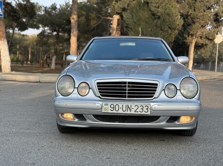 Mercedes E 220 2000