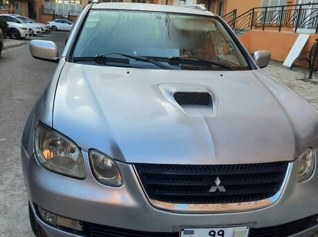 Mitsubishi Airtrek 2003