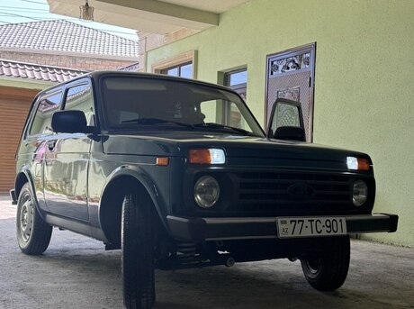 LADA (VAZ) Niva 2015