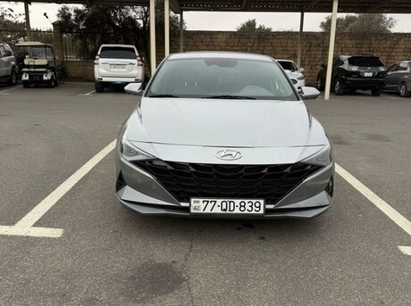 Hyundai Elantra 2022