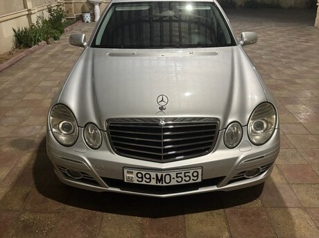 Mercedes E 200