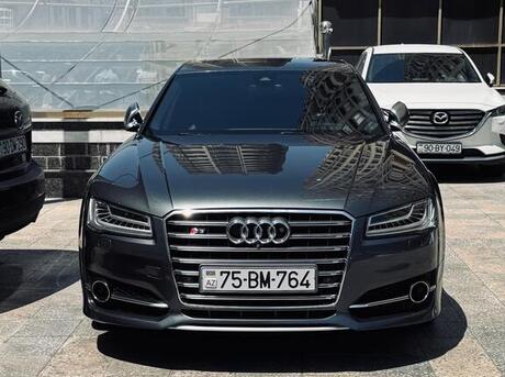 Audi S8