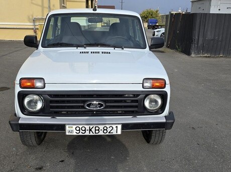 LADA (VAZ) Niva 2015