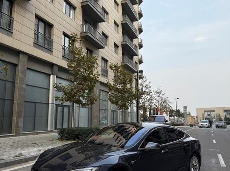 Tesla Model S 2018