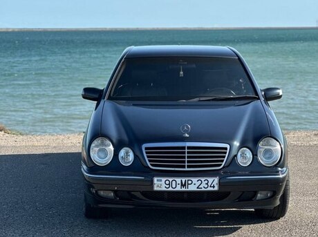 Mercedes E 200