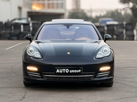 Porsche Panamera 4S