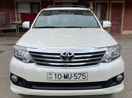 Toyota Fortuner 2012