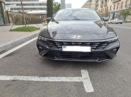 Hyundai Elantra 2025