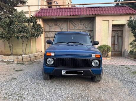LADA (VAZ) Niva 2015