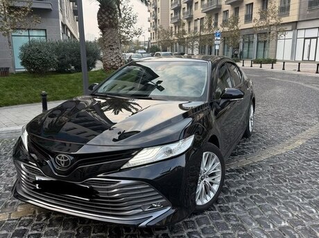 Toyota Camry 2019