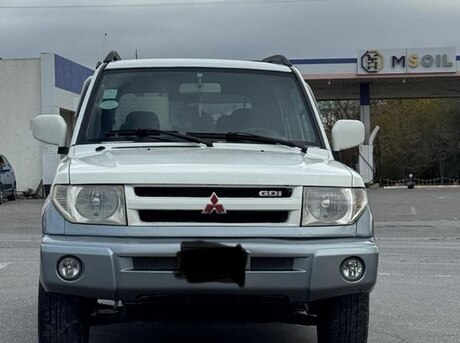 Mitsubishi Pajero io 1999