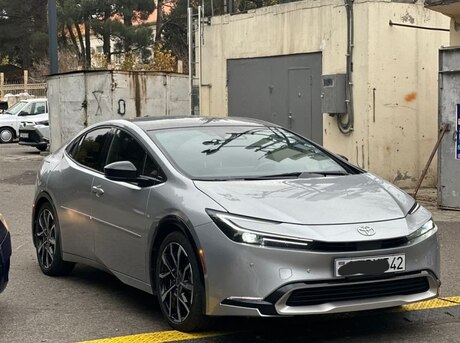 Toyota Prius PHV