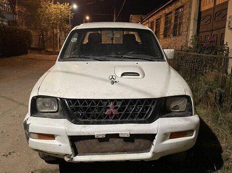 Mitsubishi L200 2003