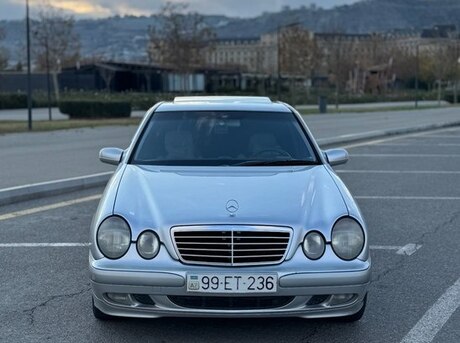 Mercedes E 220 2001