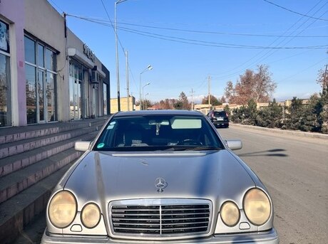 Mercedes E 320