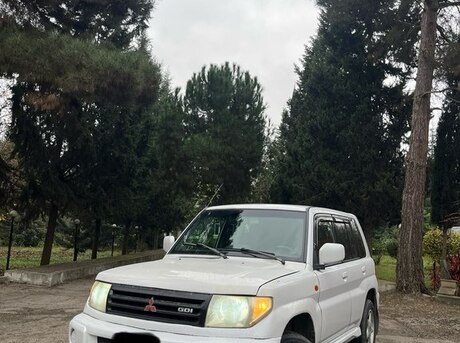 Mitsubishi Pajero io 1998
