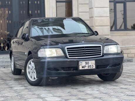 Mercedes C 200